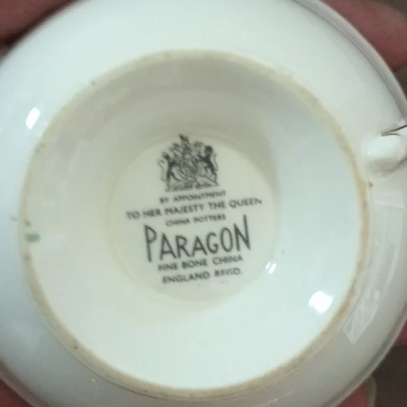 Vintage PARAGON Fine Bone China Tea Cup And Saucer - Picture 4 of 4